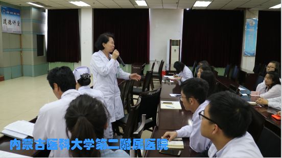 1564021001167051364.jpg 2017-11-3评委老师点评.jpg