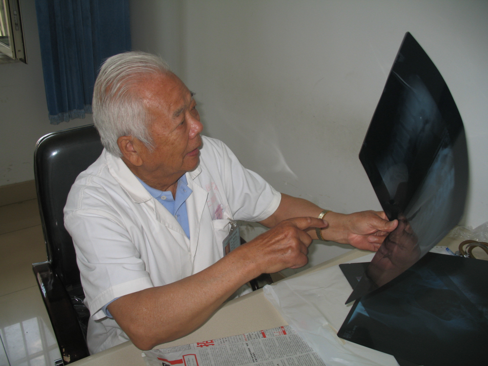 1571100397749003403.jpg 3、阙求豪教授完成自治区首例断肢再植手术_编辑.jpg